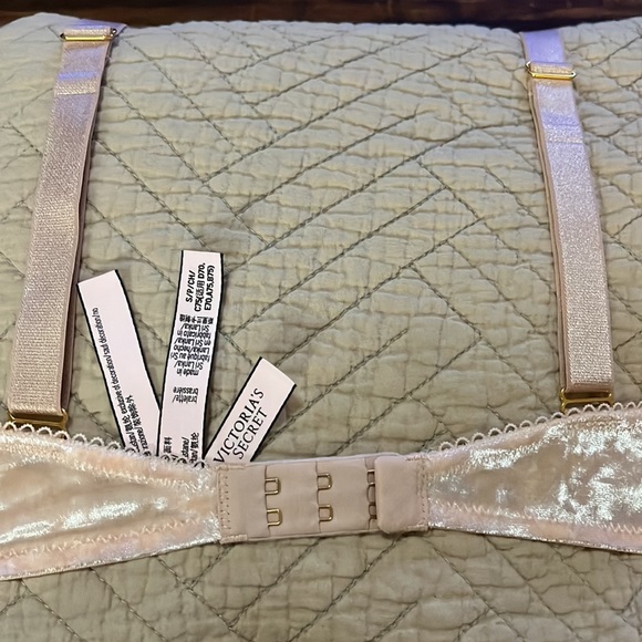 Victoria’s Secret Small Velour Bra - Picture 4 of 4